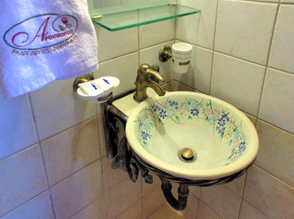 Kouriton House Pension Margarítai Kamer foto